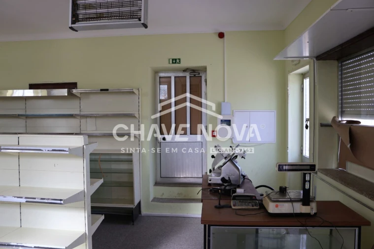 Loja para Arrendamento em Requeixo, Nossa Senhora de Fátima e Nariz Foto 3