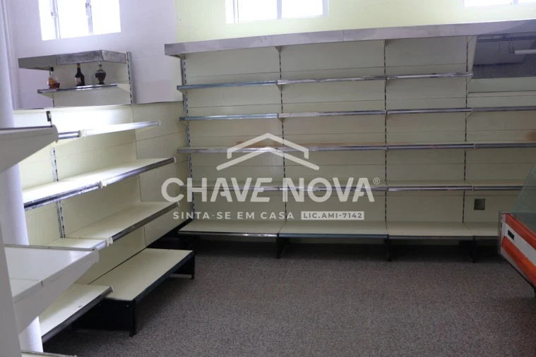 Loja para Arrendamento em Requeixo, Nossa Senhora de Fátima e Nariz Foto 8