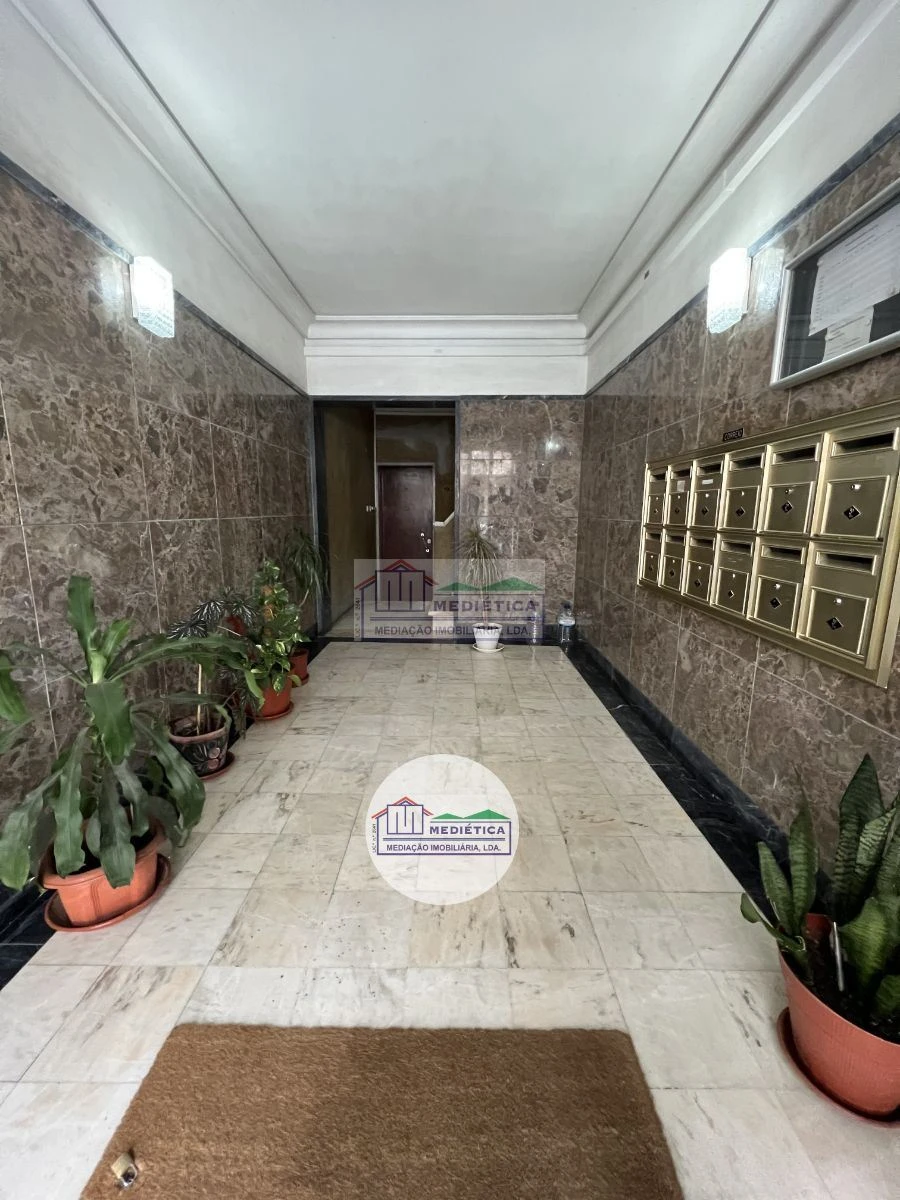 Apartamento T1 para Venda em Póvoa de Santo Adrião e Olival Basto Foto 19