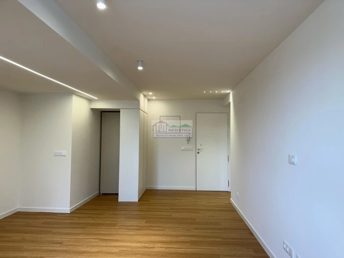 Apartamento T1 para Venda em Póvoa de Santo Adrião e Olival Basto Foto 7