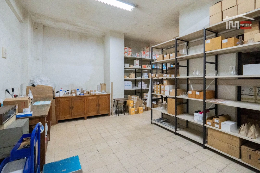 Escritório para Venda em Pontinha e Famões Foto 17