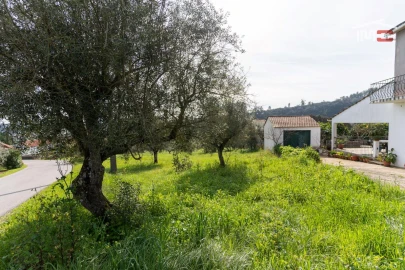 Terreno para Venda em Atouguia