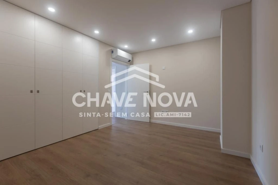 Apartamento T4 para Venda em União das Freguesias de Setúbal Foto 13