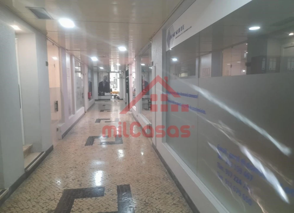 Loja para Arrendamento em Lumiar Foto 3