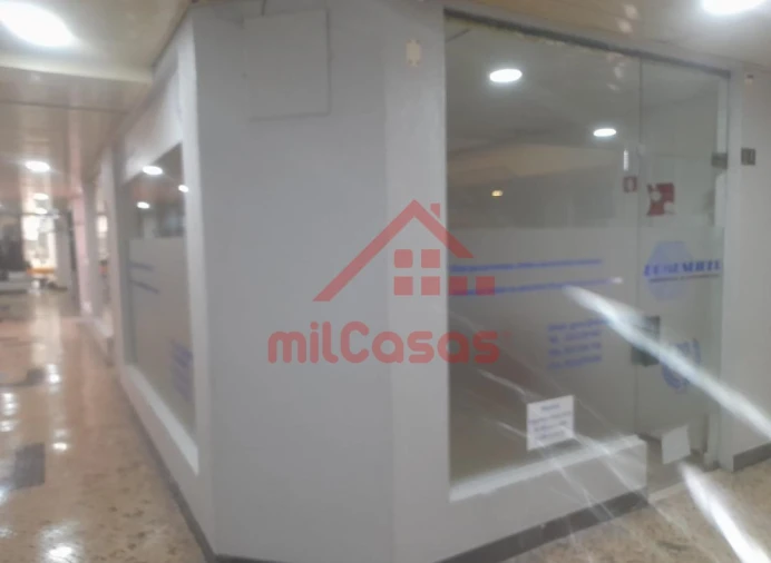 Loja para Arrendamento em Lumiar