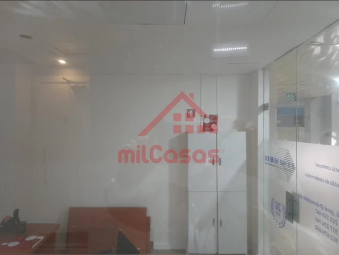 Loja para Arrendamento em Lumiar Foto 2