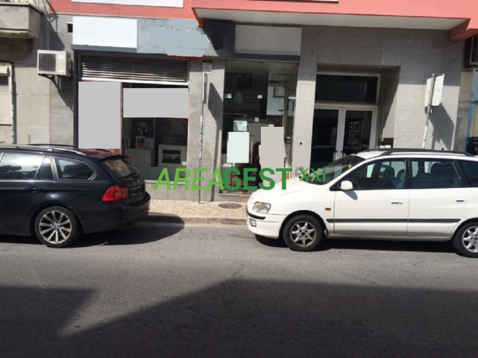 Loja para Venda em Pontinha e Famões Foto 9