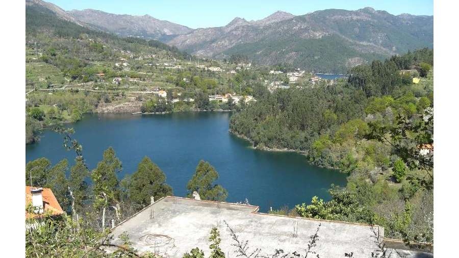 Terreno para Venda em Caniçada e Soengas