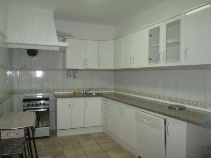 Moradia T4 para Venda em Assunção, Ajuda, Salvador e Santo Ildefonso Foto 6