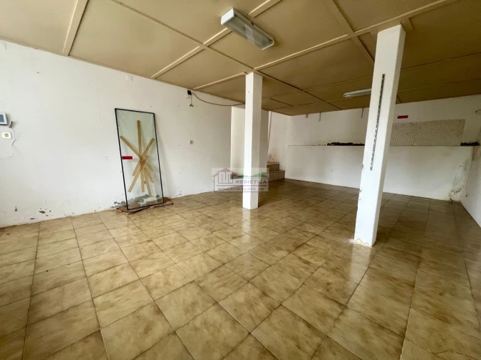 Loja para Arrendamento em Alfandega da Fe Foto 11