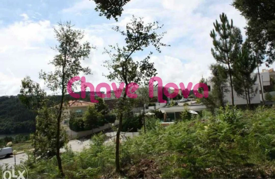 Terreno para Venda em Gondomar (São Cosme), Valbom e Jovim Foto 1