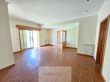 Moradia T6 para Venda em Travanca