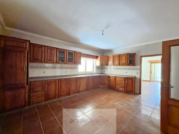 Moradia T6 para Venda em Travanca