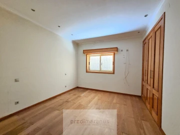 Moradia T6 para Venda em Travanca