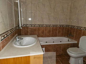 Moradia T6 para Venda em Travanca