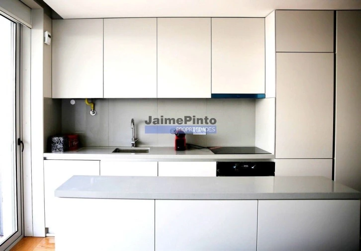 Apartamento T1 para Venda em Cedofeita, Santo Ildefonso, Sé, Miragaia, São Nicolau e Vitória Foto 2