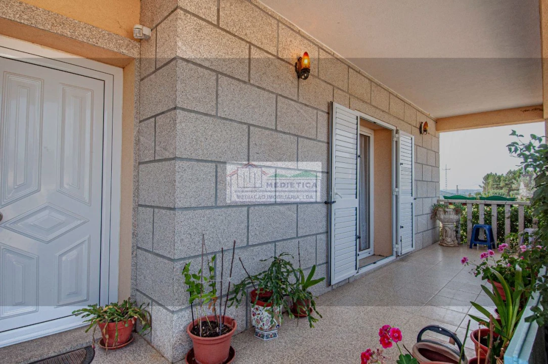 Moradia T3 para Venda em Ervões Foto 3