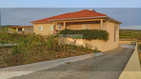 Moradia T3 para Venda em Ervões