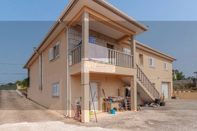 Moradia T3 para Venda em Ervões