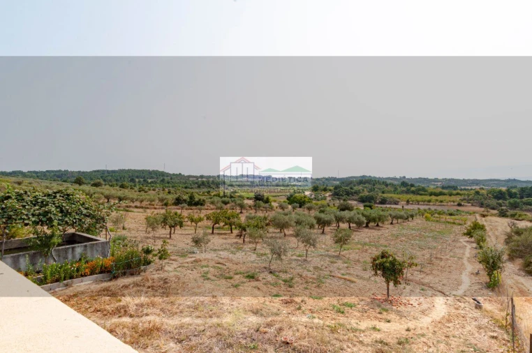 Moradia T3 para Venda em Ervões Foto 6