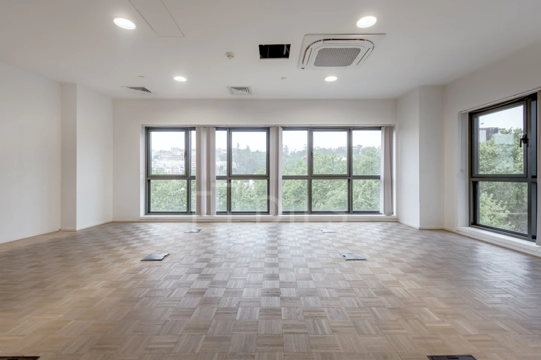 Escritório para Arrendamento em Santo António Foto 3