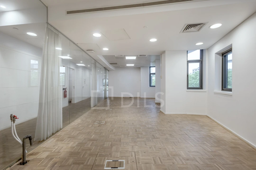 Escritório para Arrendamento em Santo António Foto 11