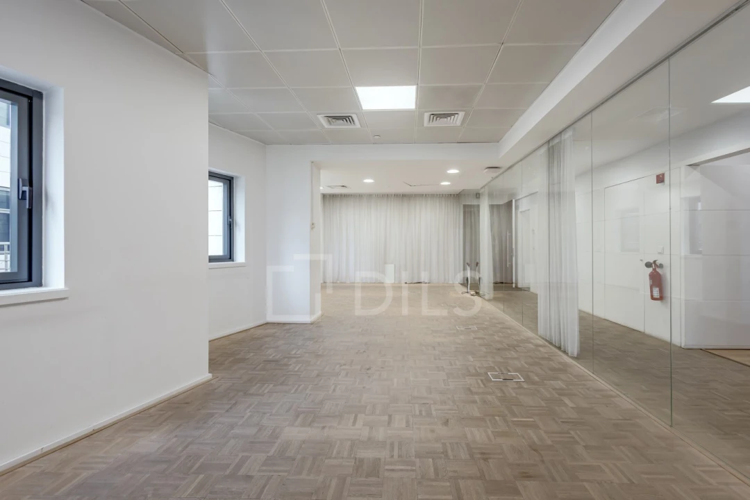 Escritório para Arrendamento em Santo António Foto 15