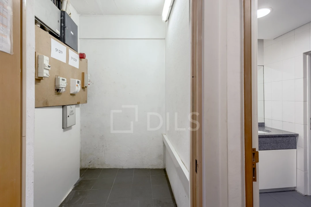 Escritório para Arrendamento em Santo António Foto 18
