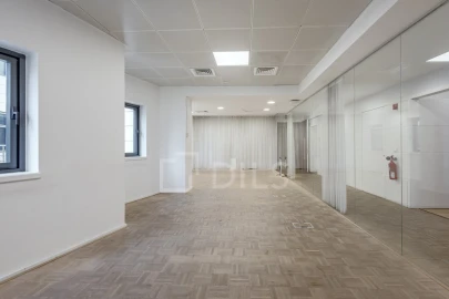 Escritório para Arrendamento em Santo António