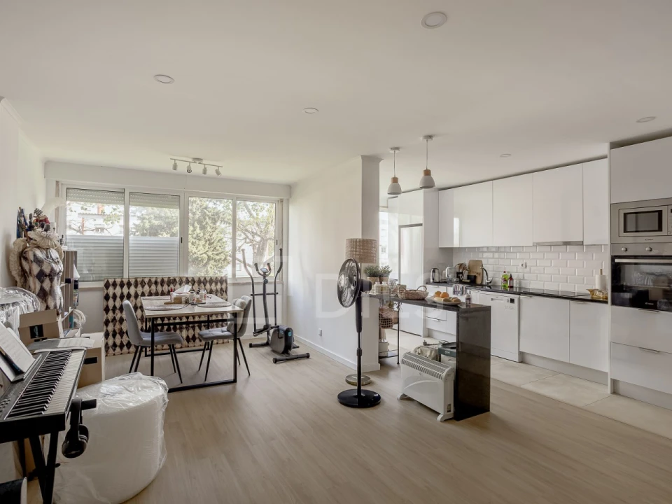 Apartamento T2 para Venda em Oeiras e São Julião da Barra, Paço de Arcos e Caxias Foto 1