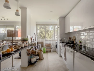 Apartamento T2 para Venda em Oeiras e São Julião da Barra, Paço de Arcos e Caxias