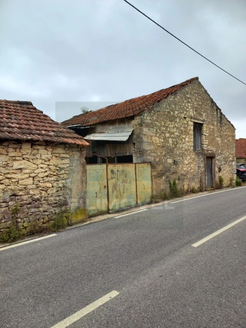 Armazém para Venda em Atouguia