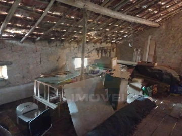 Armazém para Venda em Atouguia