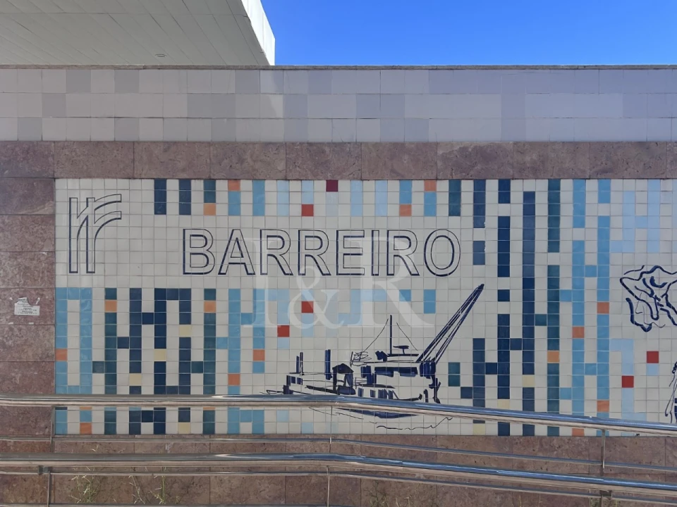 Apartamento T4 para Venda em Barreiro e Lavradio Foto 35