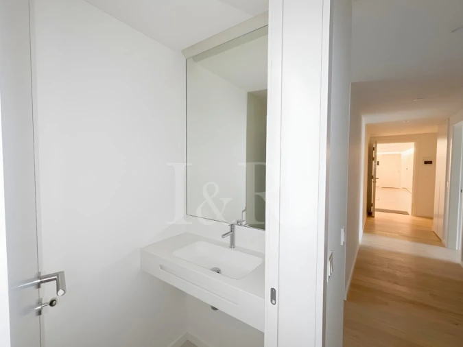 Apartamento T3 para Arrendamento em Avenidas Novas Foto 21