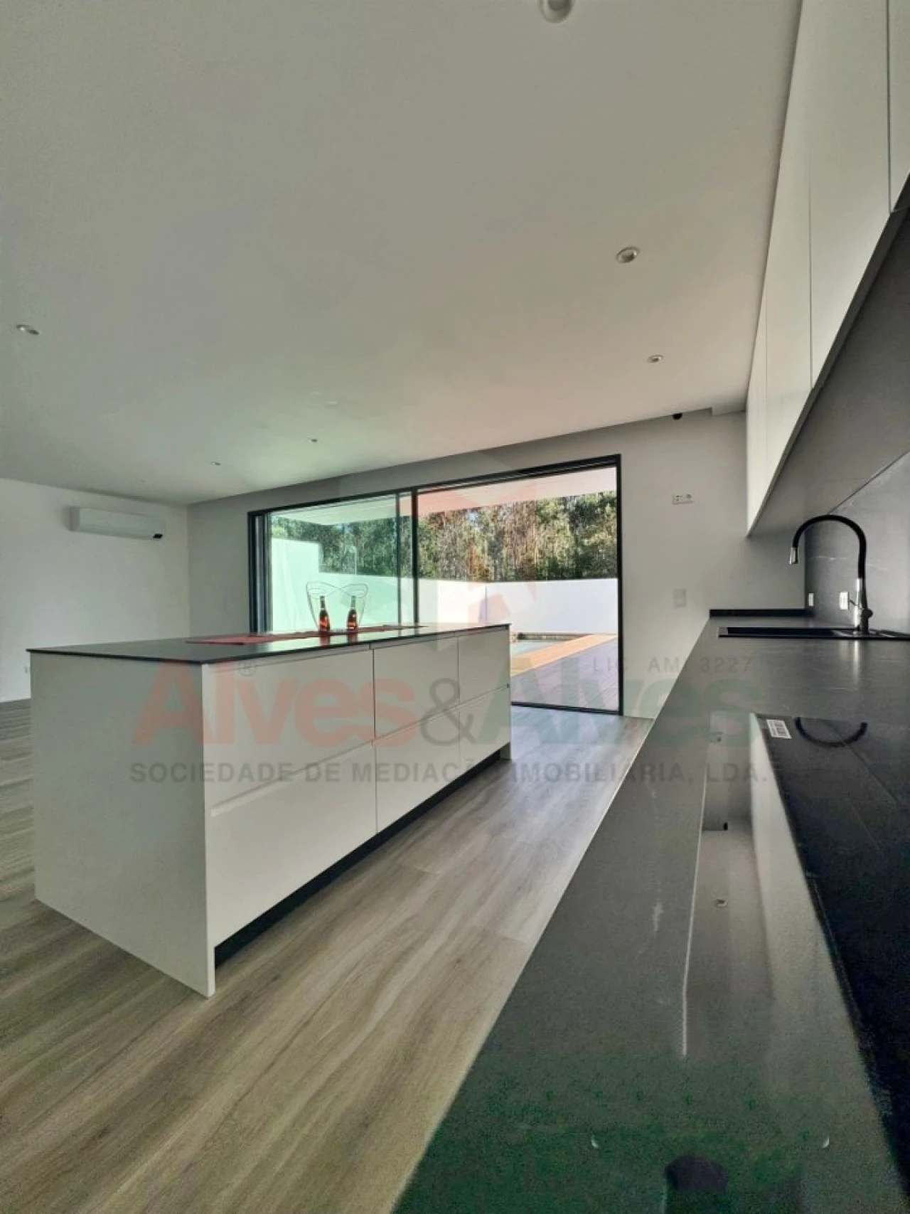 Moradia T4 para Venda em Castêlo da Maia Foto 2