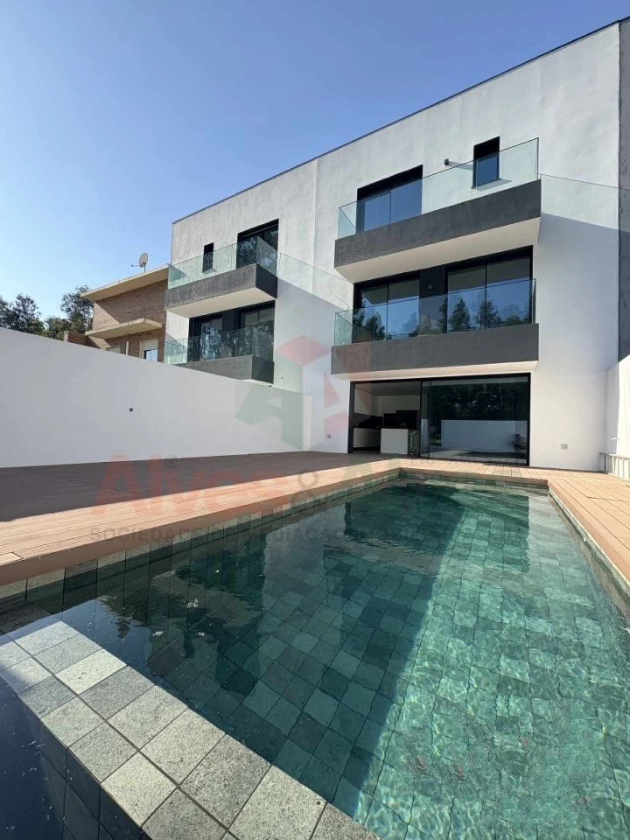 Moradia T4 para Venda em Castêlo da Maia Foto 3