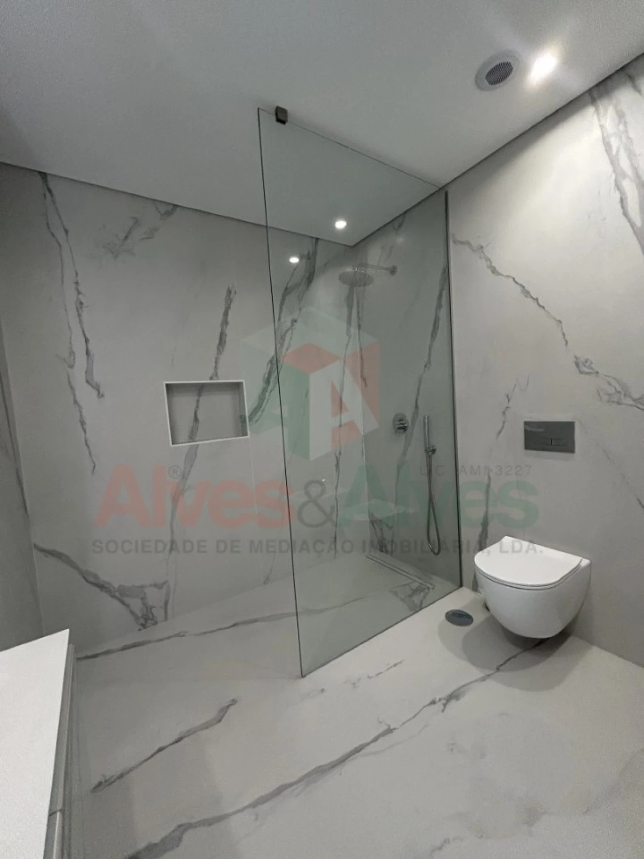 Moradia T4 para Venda em Castêlo da Maia Foto 9