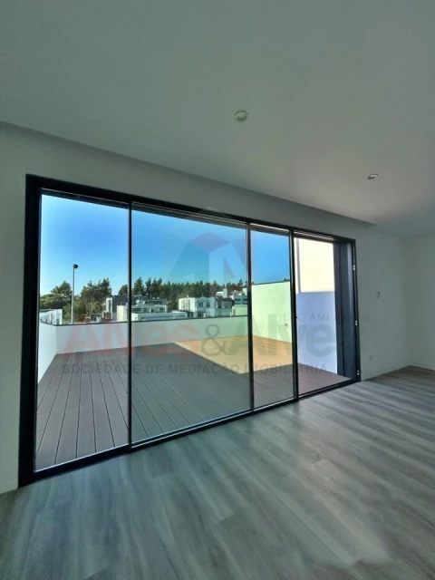 Moradia T4 para Venda em Castêlo da Maia