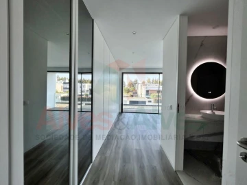 Moradia T4 para Venda em Castêlo da Maia