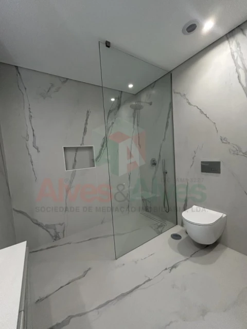 Moradia T4 para Venda em Castêlo da Maia