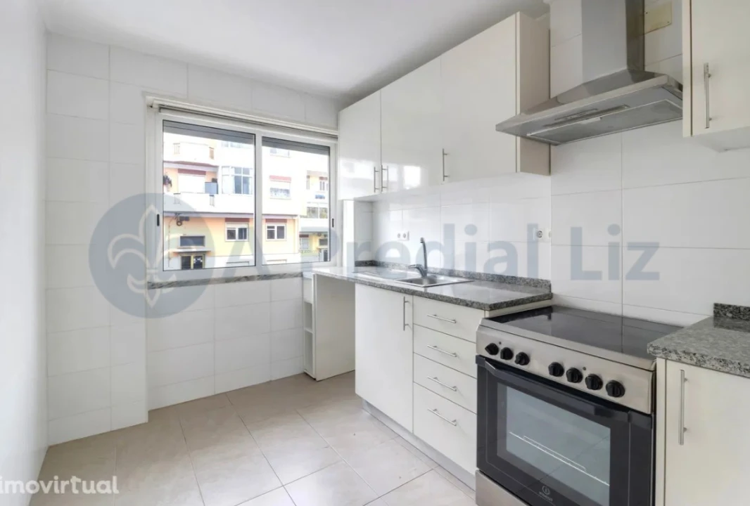 Apartamento T1 para Venda em Venteira Foto 1