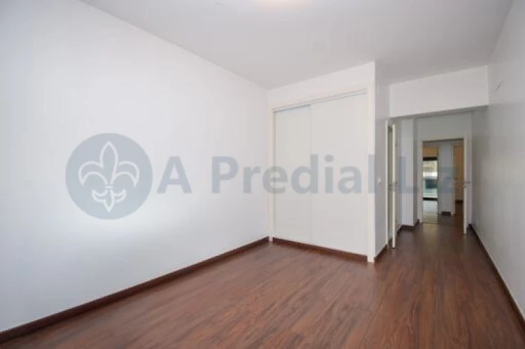 Apartamento T3 para Venda em Areeiro Foto 3