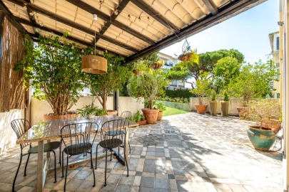 Moradia T5 para Venda em Carcavelos e Parede
