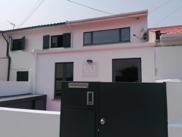 Quinta T2 para Arrendamento em Ramalde