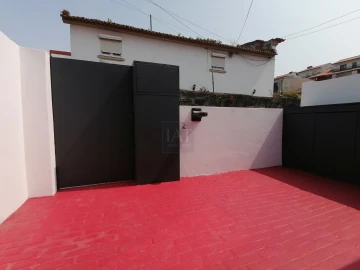 Quinta T2 para Arrendamento em Ramalde