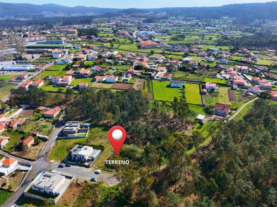 Terreno para Venda em Forjães Foto 1