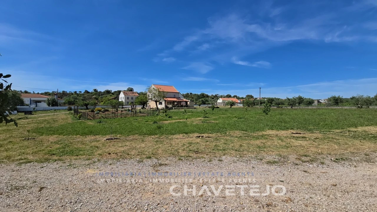 Moradia T3 para Venda em Chãos Foto 8