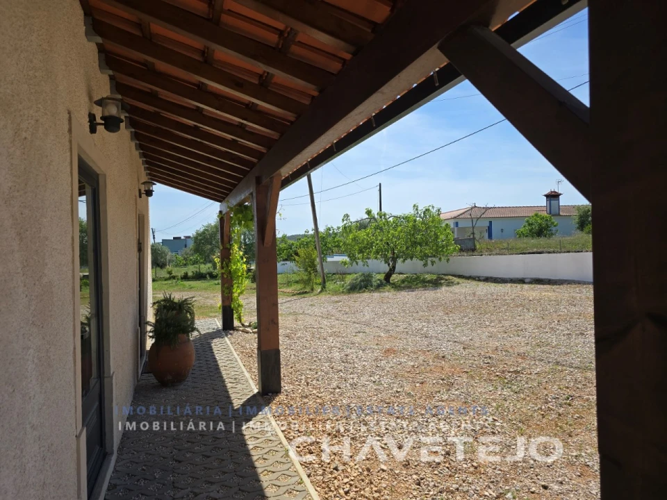 Moradia T3 para Venda em Chãos Foto 12