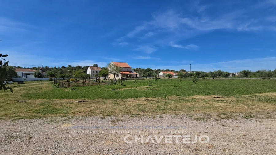 Moradia T3 para Venda em Chãos Foto 8